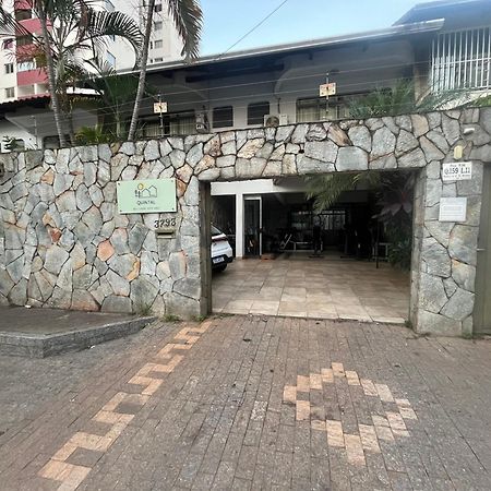Casa Quintal Bueno! 5 Quartos Com Ar Split E Internet Ultra! Perto Do Melhor De Goiania! Marista Parques Areiao E Vaca Brava Hospital Premium Mater Dei Blue Fit Perdomo Goiania Shopping! Ngoại thất bức ảnh