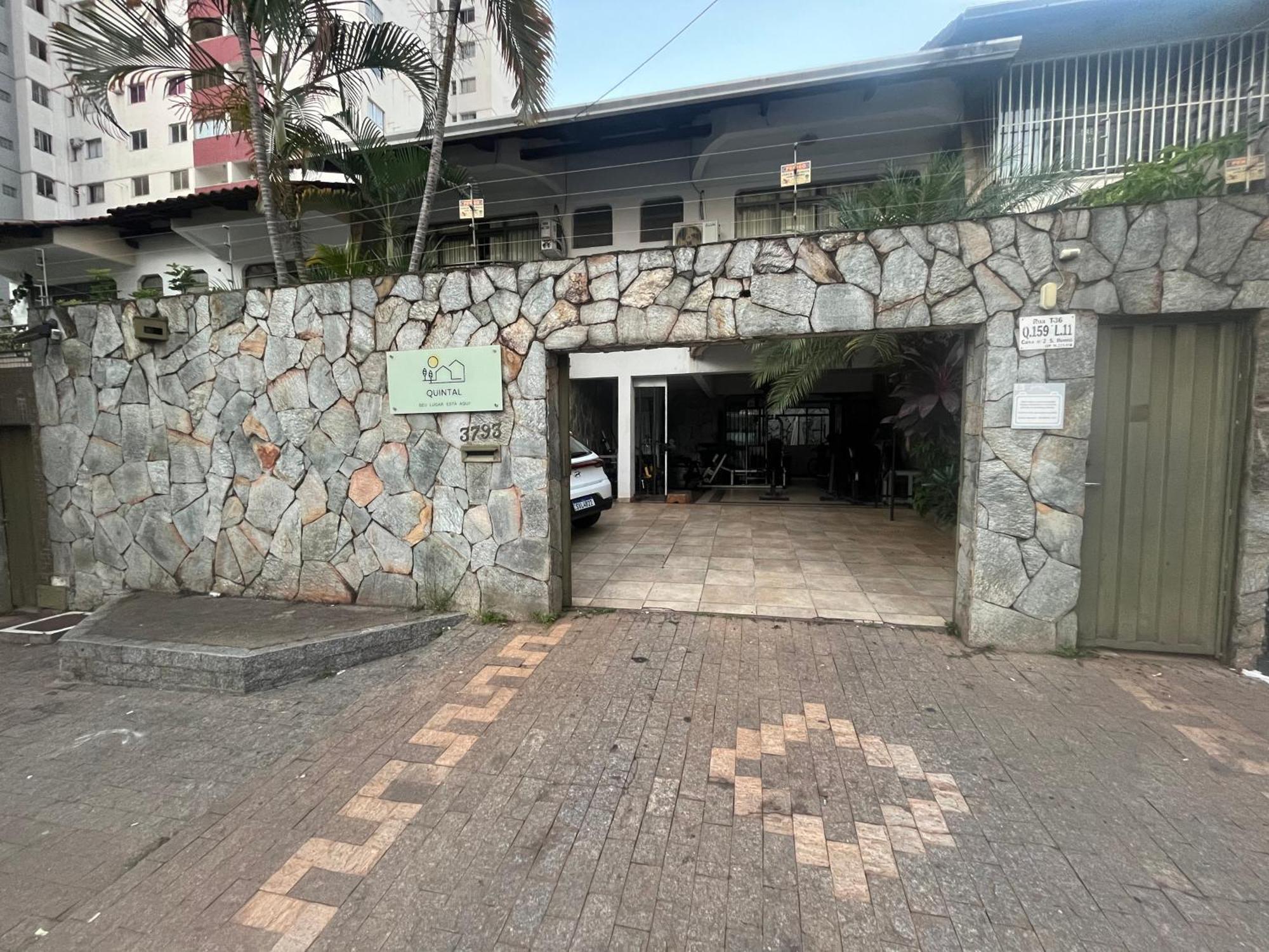 Casa Quintal Bueno! 5 Quartos Com Ar Split E Internet Ultra! Perto Do Melhor De Goiania! Marista Parques Areiao E Vaca Brava Hospital Premium Mater Dei Blue Fit Perdomo Goiania Shopping! Ngoại thất bức ảnh
